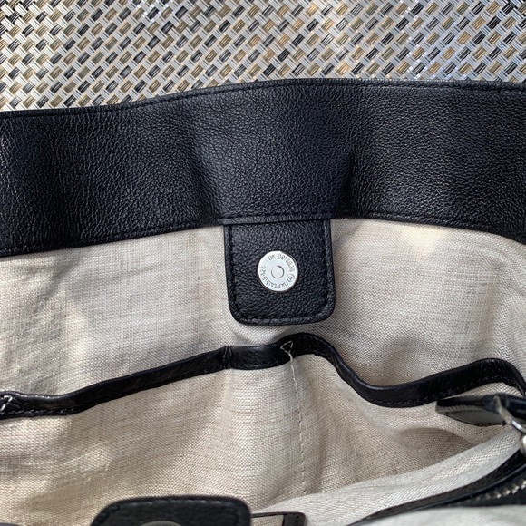 EXCELLENT CONDITION- Michael Kors Black Leather Hobo - Picture 11 of 13